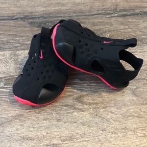 Nike Sunray Pink/Black Toddler sandals Size 6c